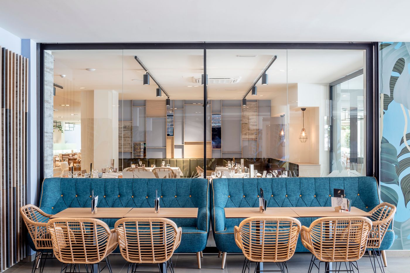 Aqua-Hotel-Montagut-Suites-Restaurant-57