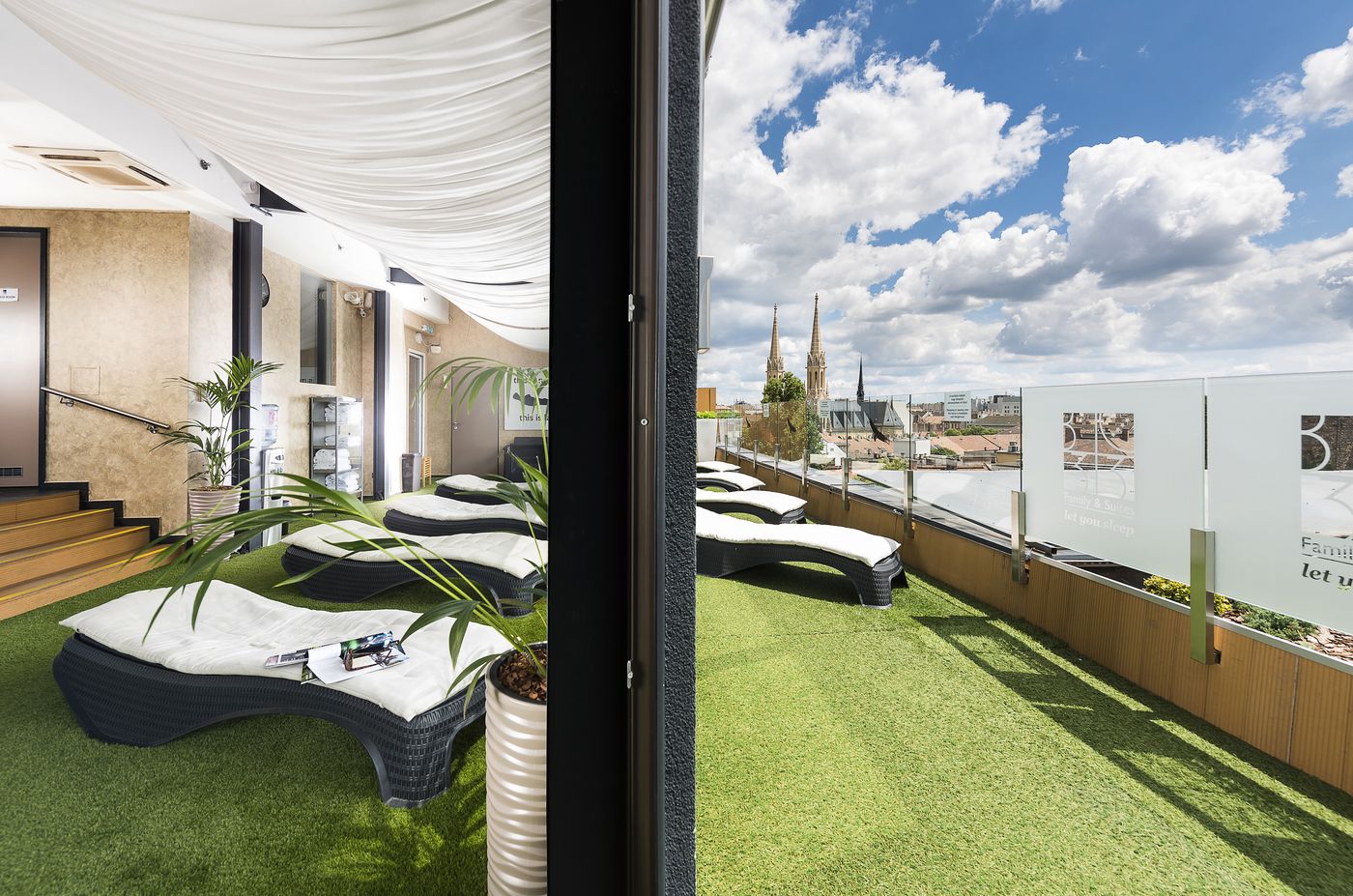 Bo33-Hotel-Family-and-Suites-Pool-2