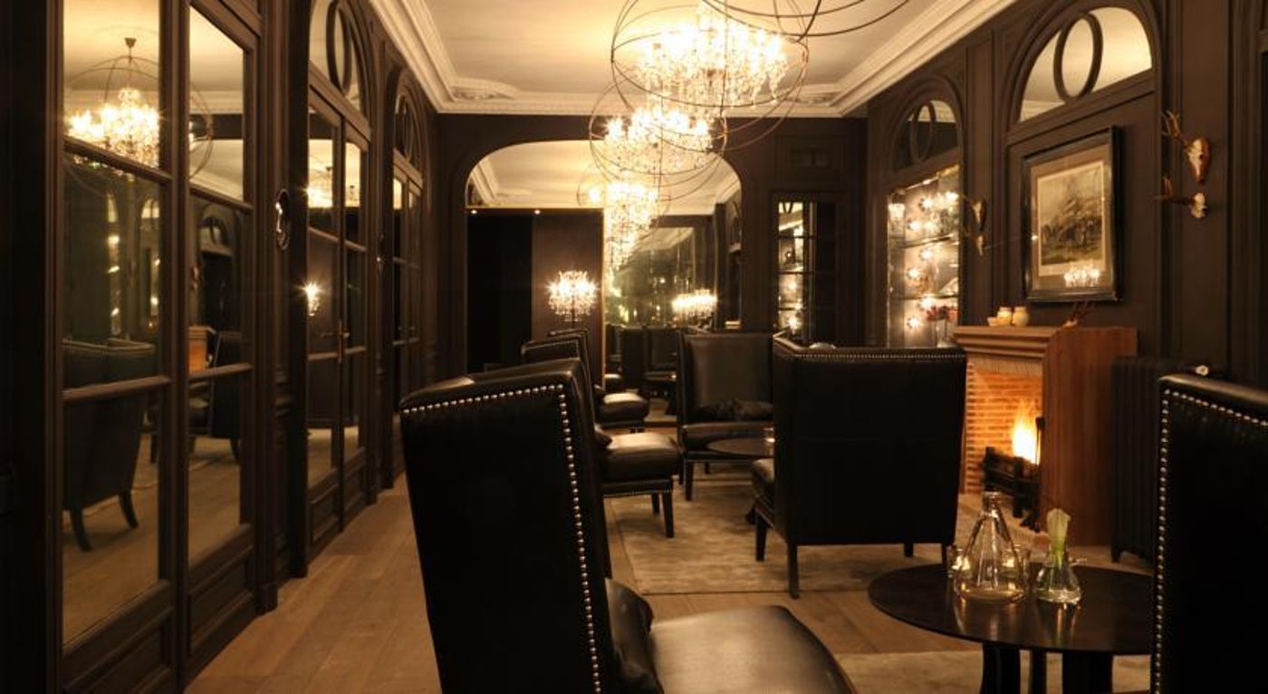 New-Hotel-Roblin-Bar-16