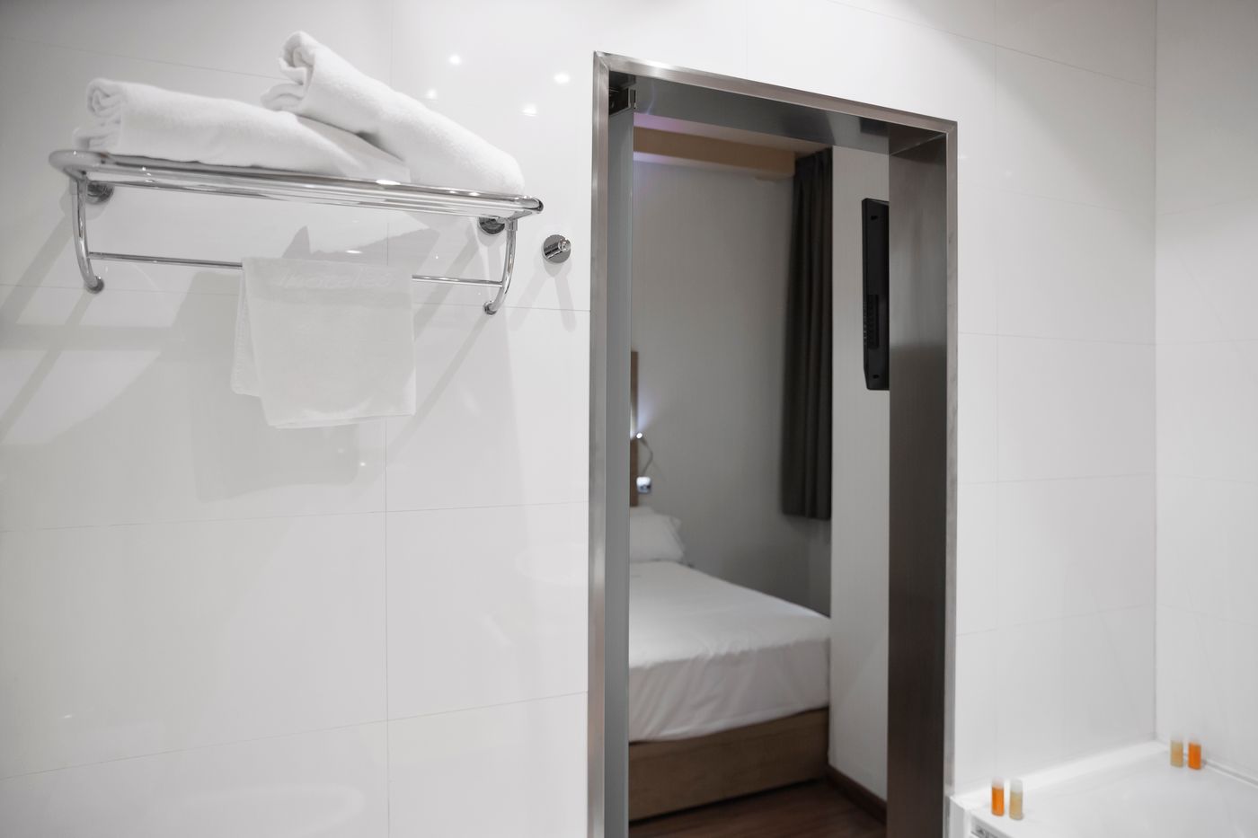 Petite-Palace-Plaza-Hotel-Room-32