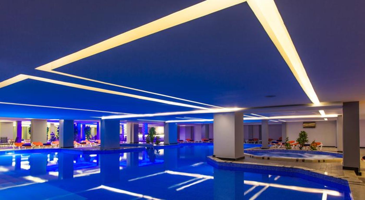 Savoy-Le-Grand-Hotel-General-view-49