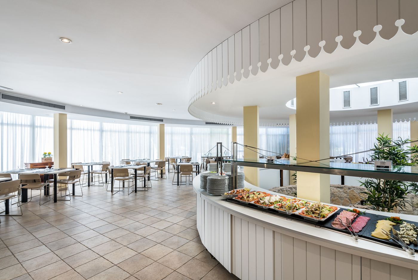 Intur-Azor-Restaurant-23