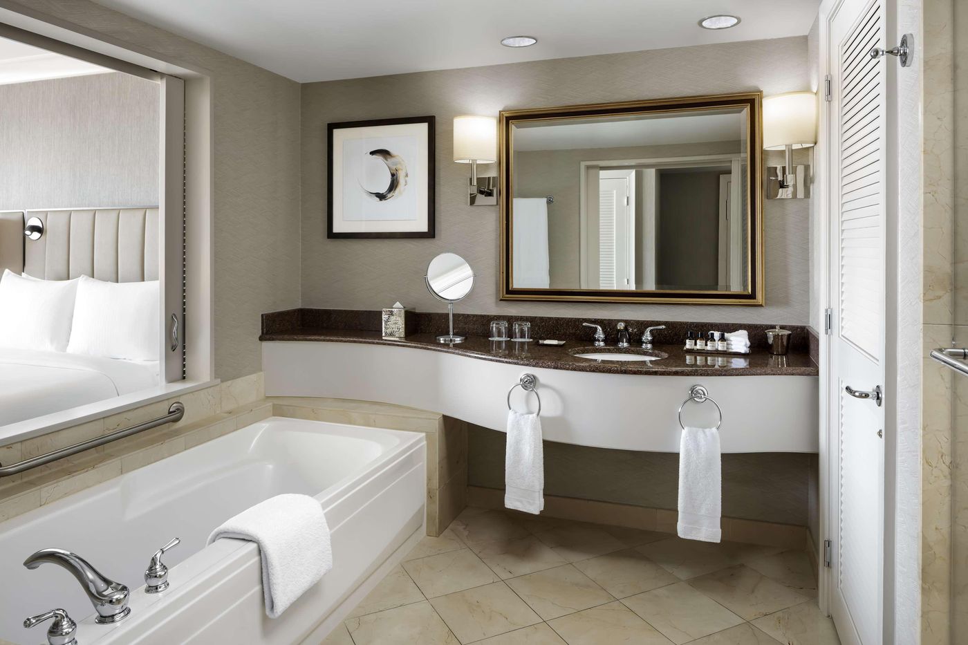 Fairmont-Vancouver-Airport-Room-39