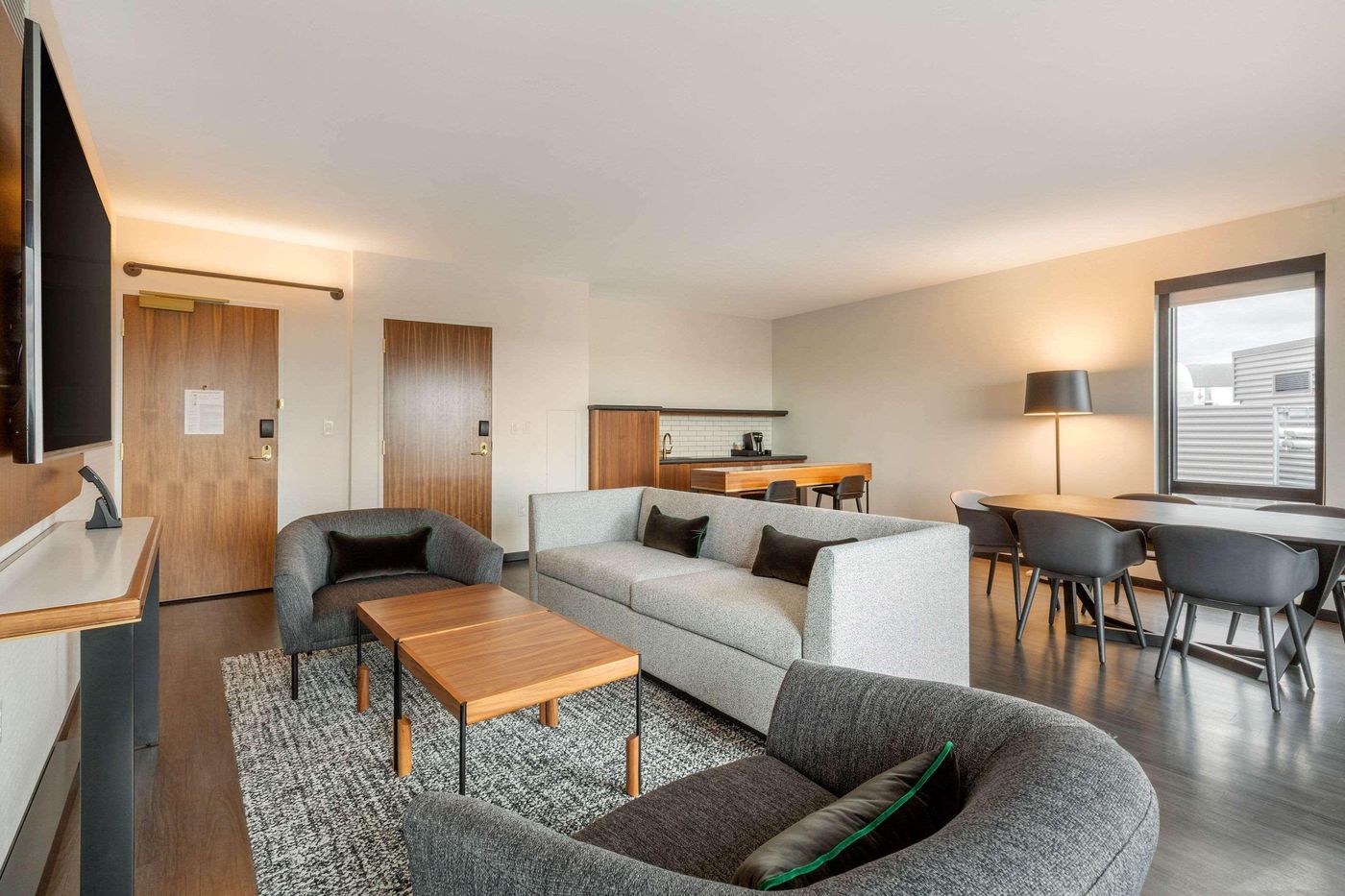 Cambria-Hotel-Boston-Downtown-South-Boston-Room-35