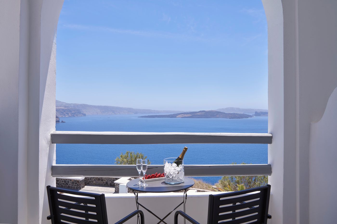 Mr-and-Mrs-White-Oia-Santorini-Room-51