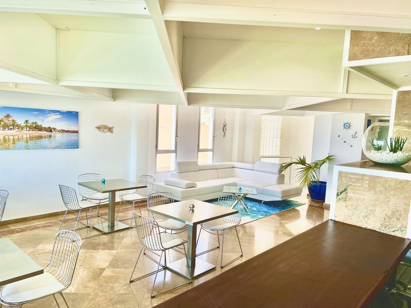 Hotel-Neptuno-Lobby-29