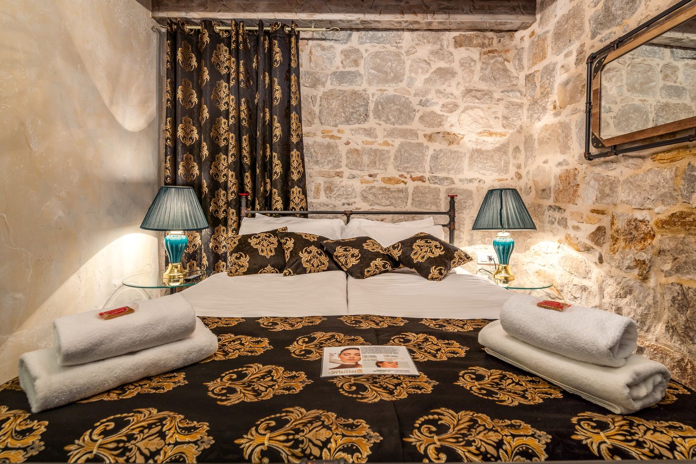 Historic-Plaza-Varos-Split-Room-17