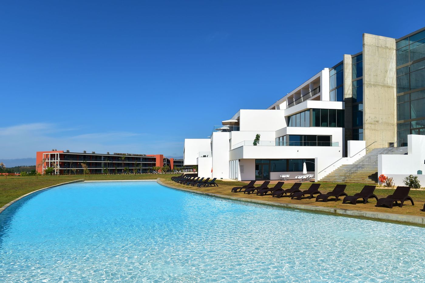 Algarve-Race-Hotel-Pool-1
