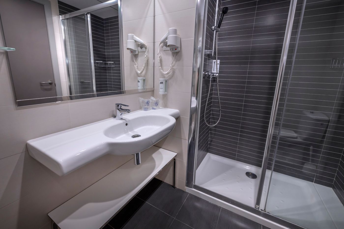 4R-Playa-Park-Room-40