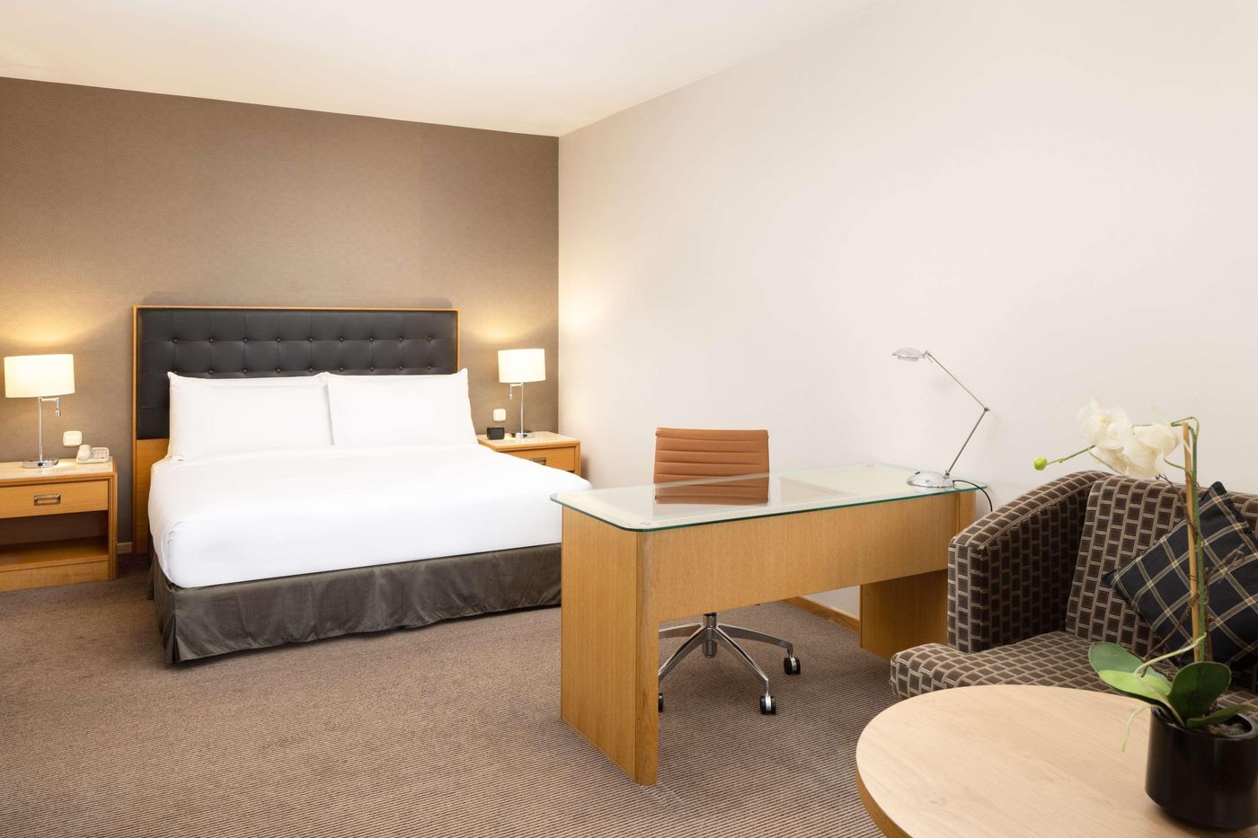Doubletree-By-Hilton-Luxembourg-Room-20