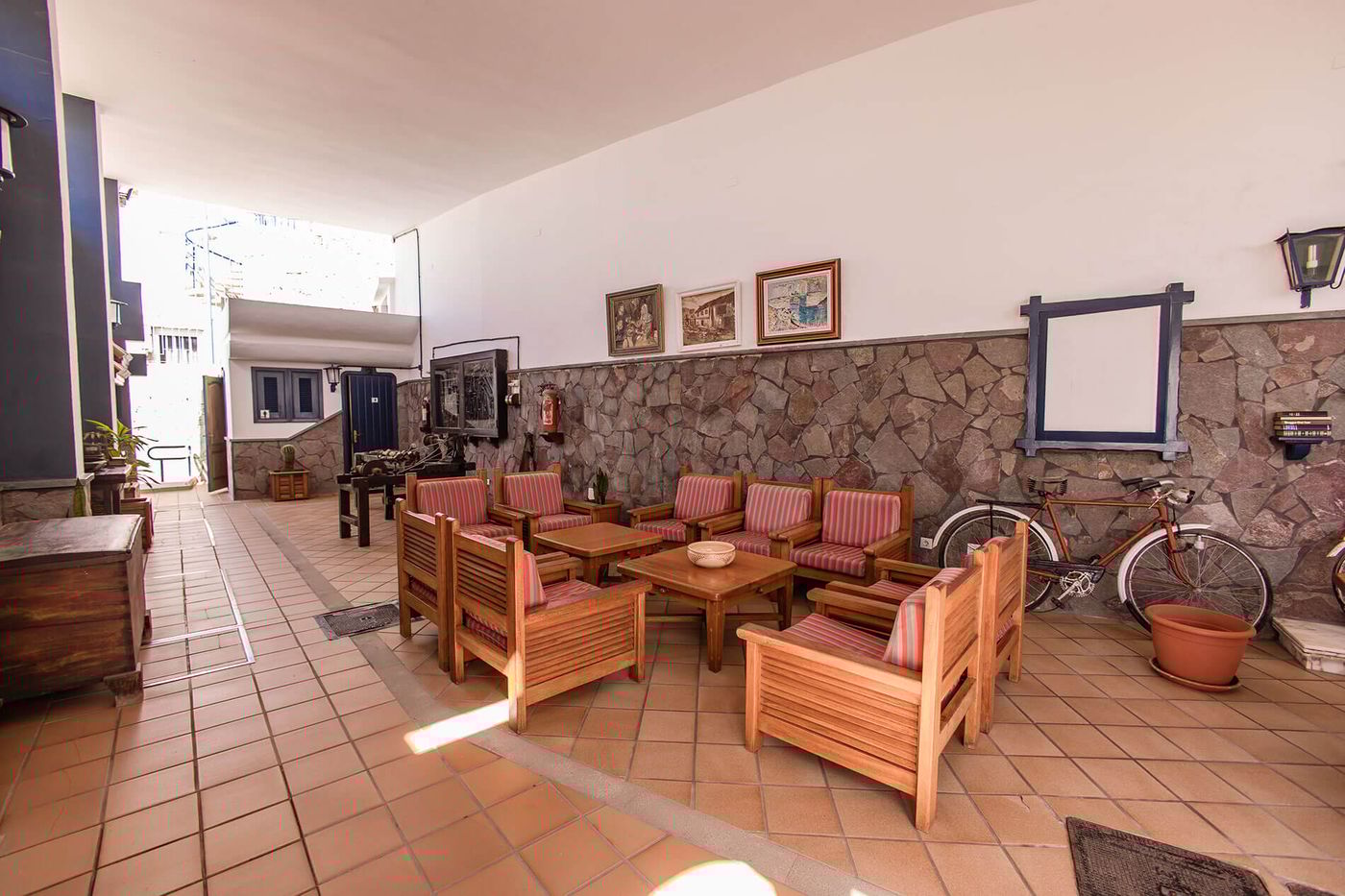 Servatur JB - Adults Only