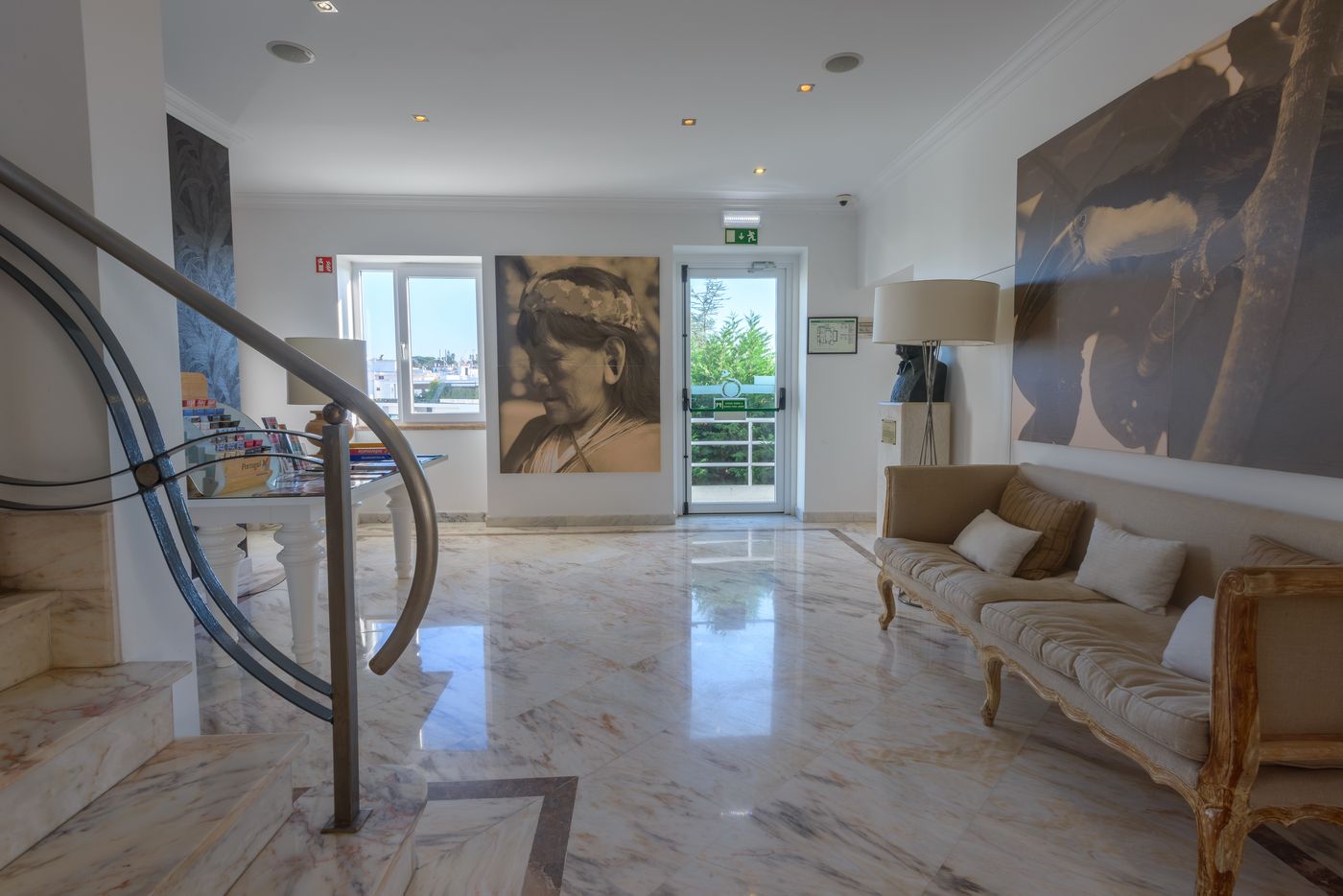 Amazonia-Estoril-Hotel-Lobby-11