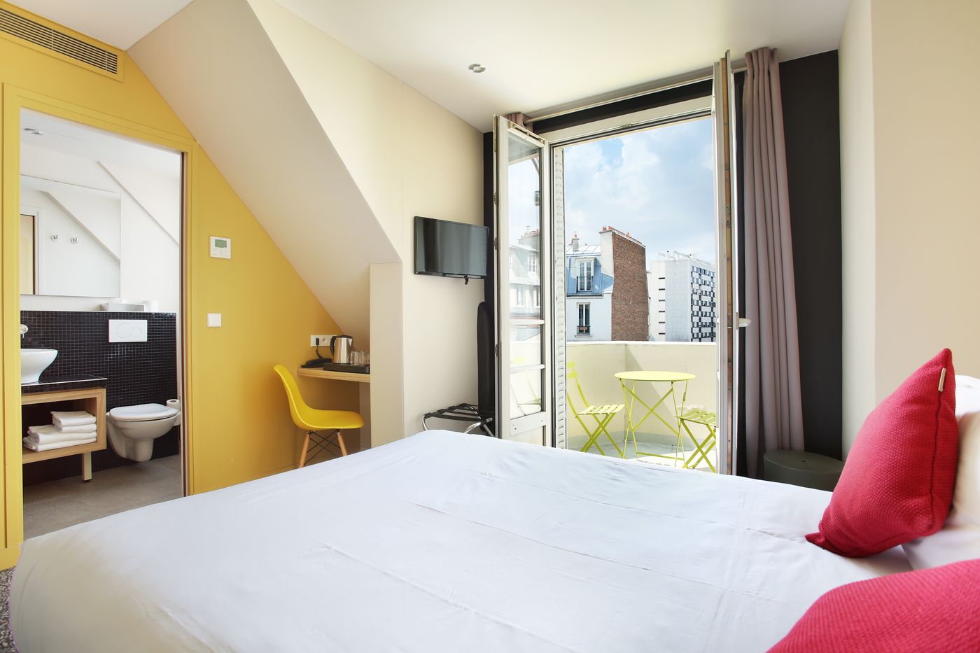 Hotel-Auguste-Room-2