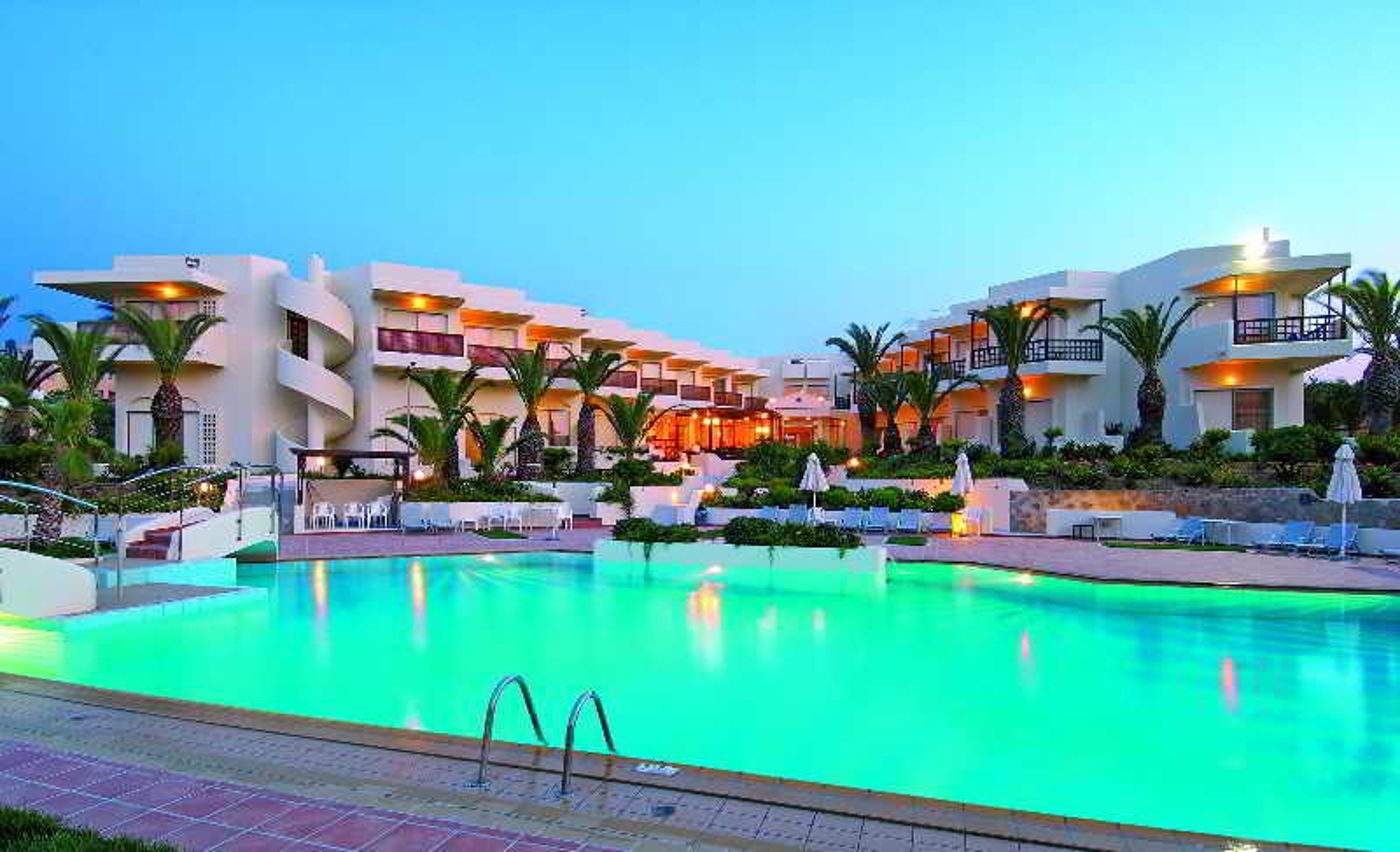 Santa-Marina-Beach-hotel-Pool-5
