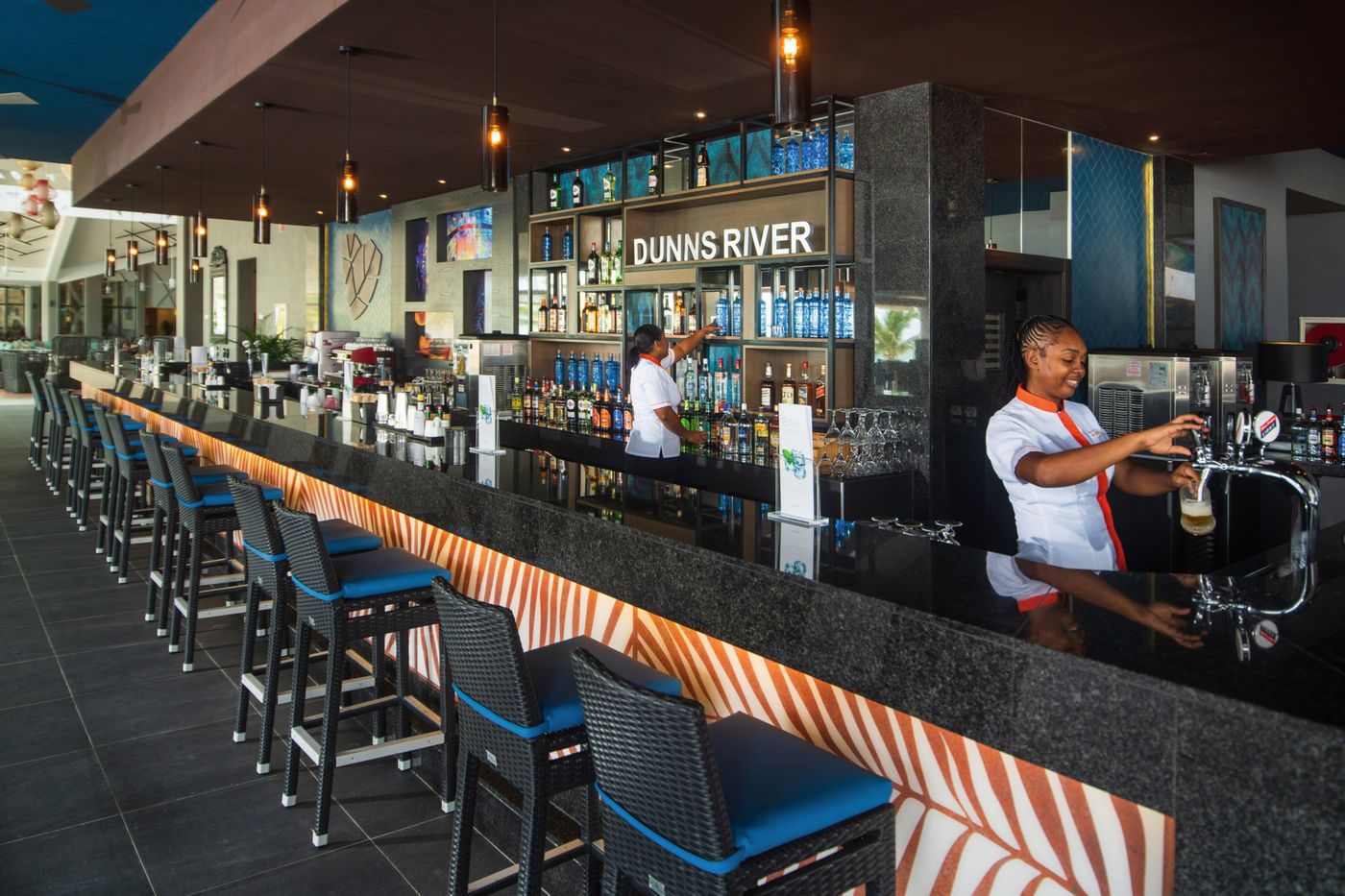 Riu-Ocho-Rios-All-Inclusive-Bar-45