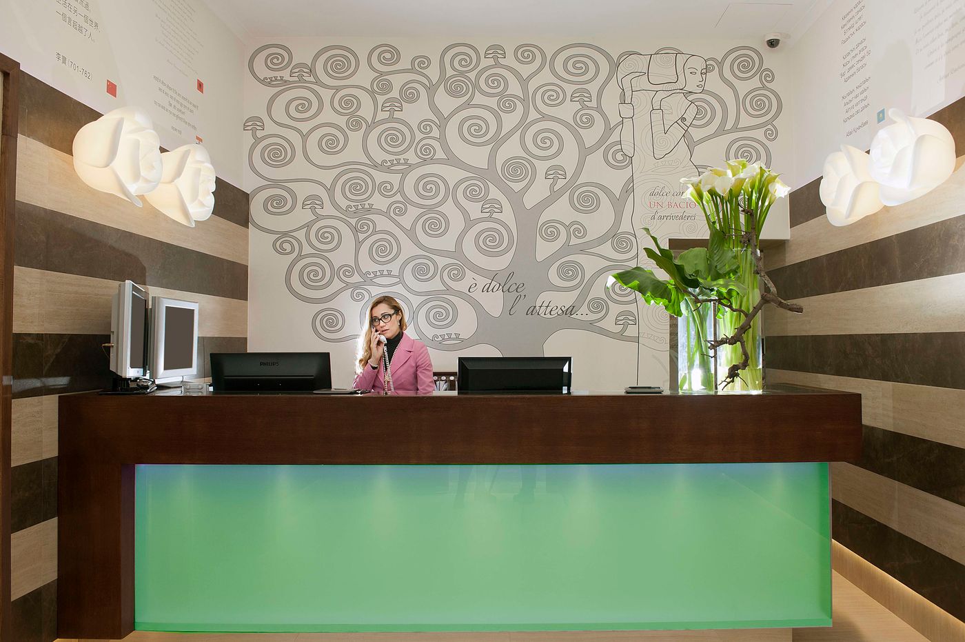 Des-Artistes-Lobby-3