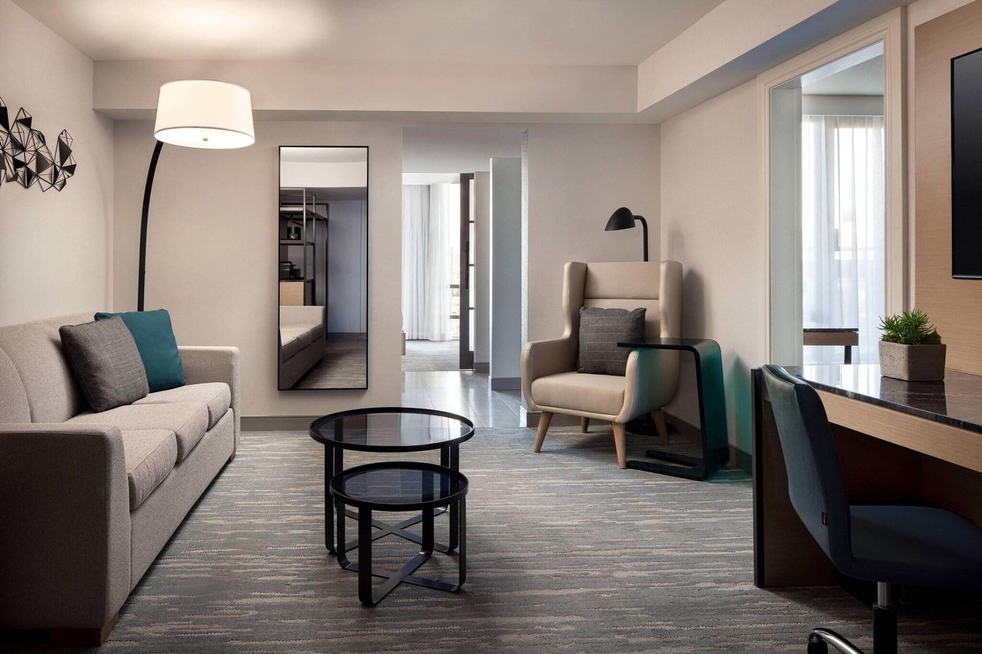 Vancouver-Airport-Marriott-Hotel-Room-11