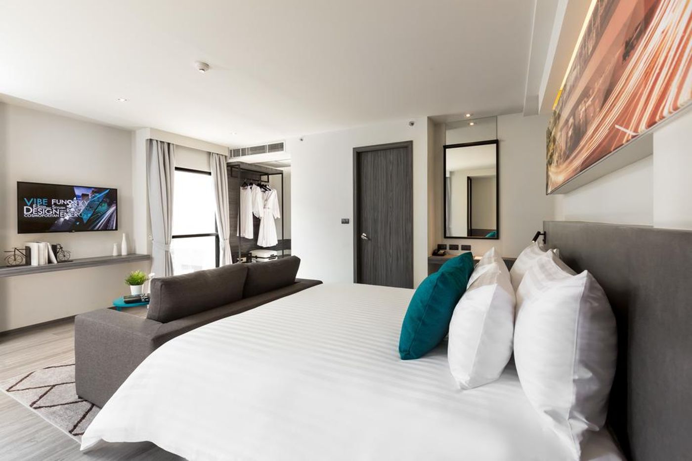 Cross-Vibe-Bangkok-Sukhumvit-Room-21