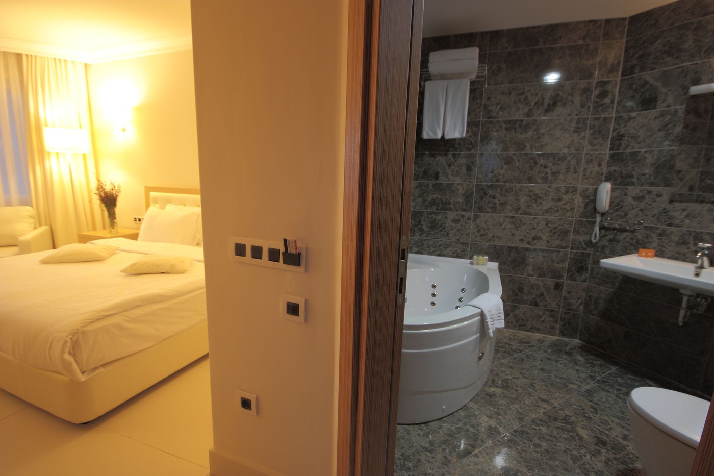 Dragut-Point-South-Hotel-Room-27