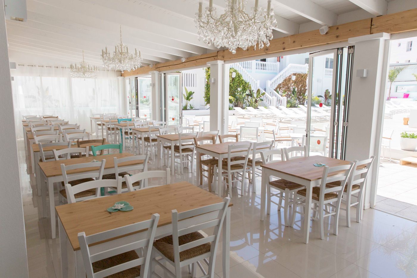 The-Beach-Star-Ibiza-Bar-43