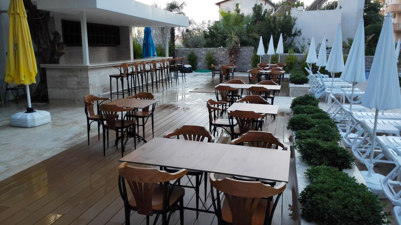 Happy-Apart-Hotel-Restaurant-20