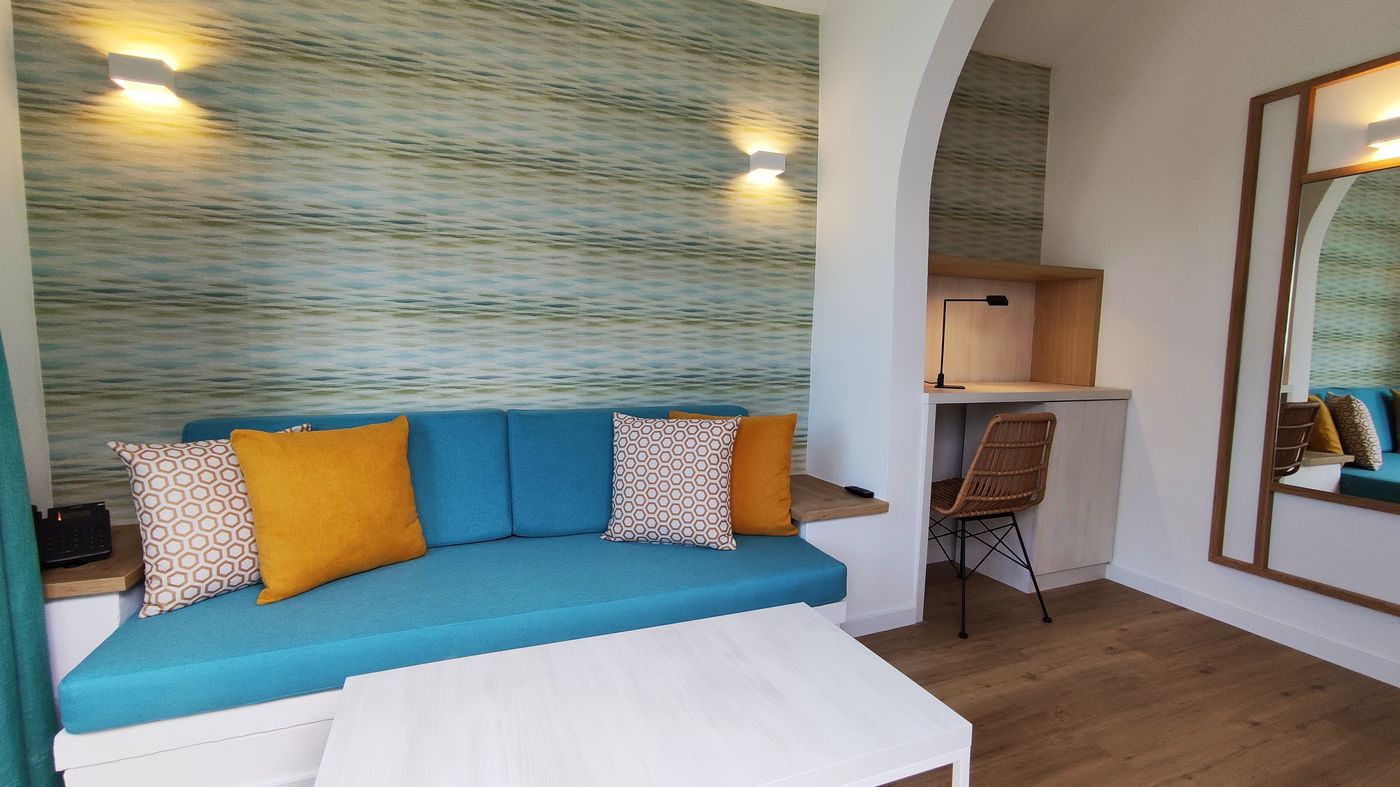 Canary-Garden-Club-Room-28