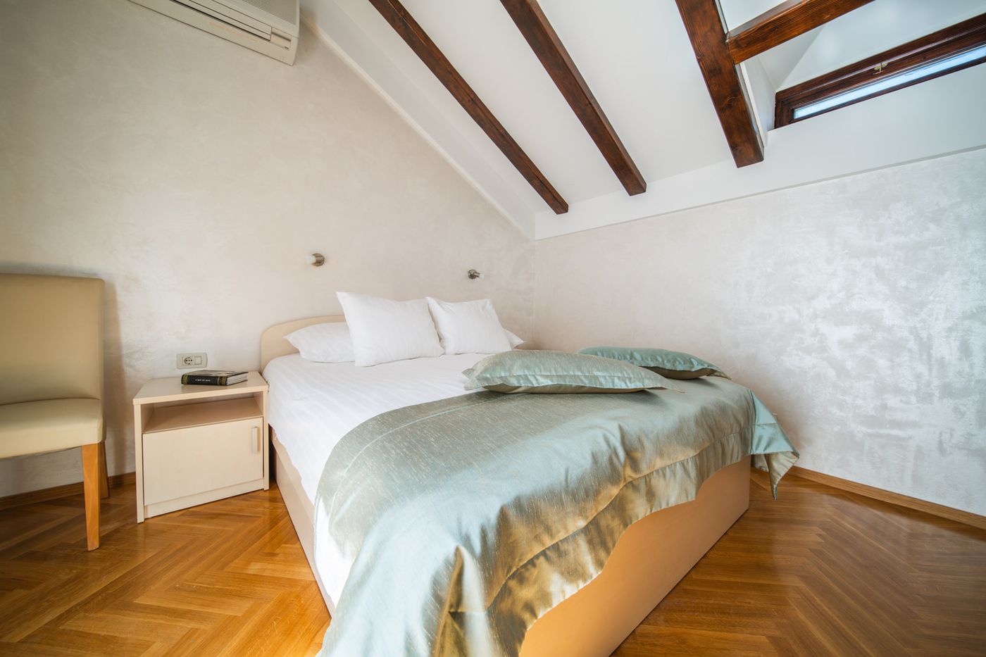 Villa-Franica-Room-23