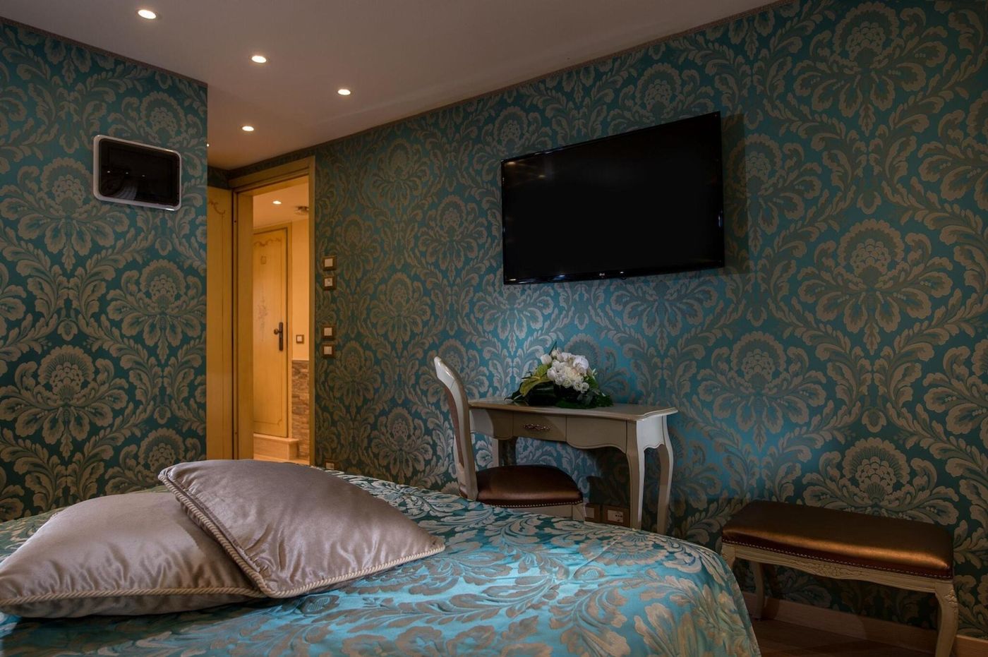 Ca--Marinella-Room-19