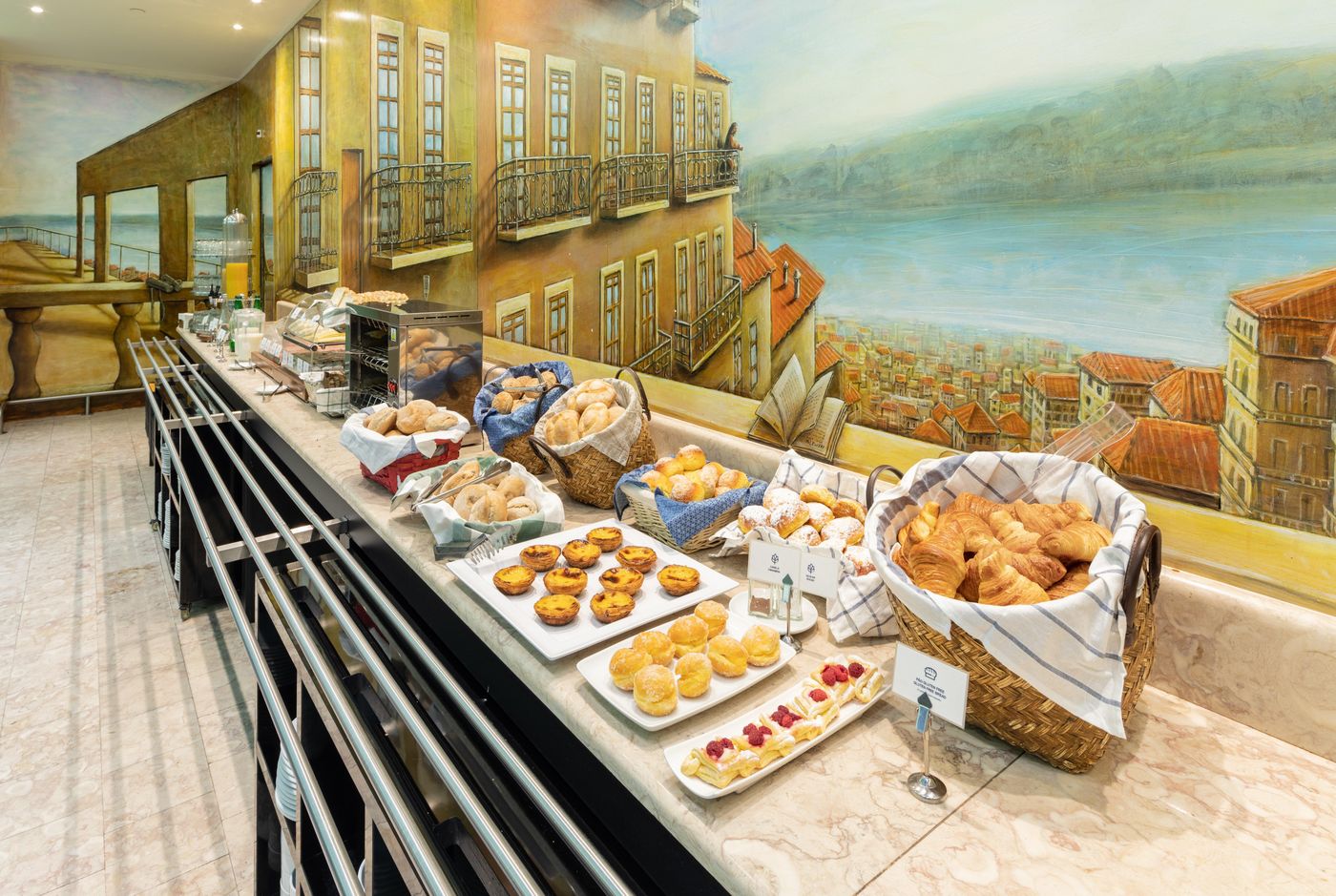 Holiday-Inn-Express-Av-Liberdade-Restaurant-17