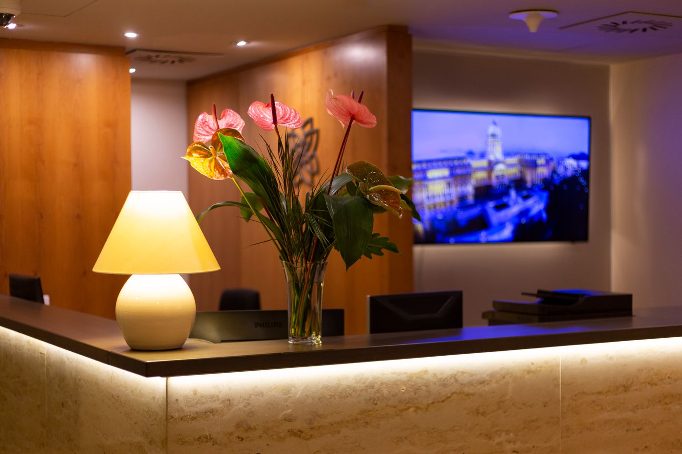 Hotel-Castle-Garden-Lobby-14