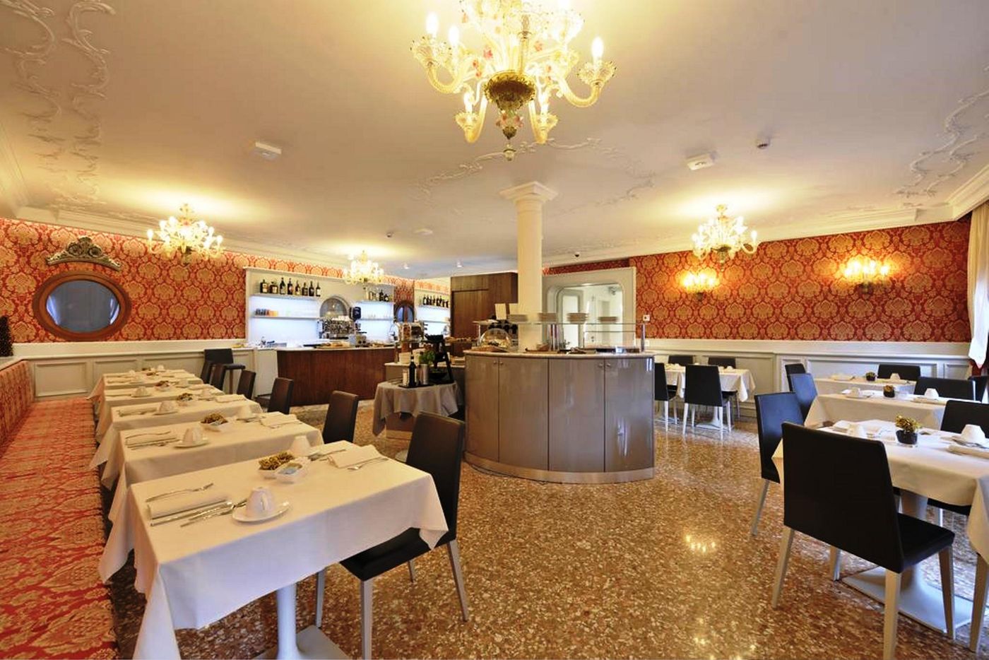 Al-Theatro-Palace-Restaurant-28