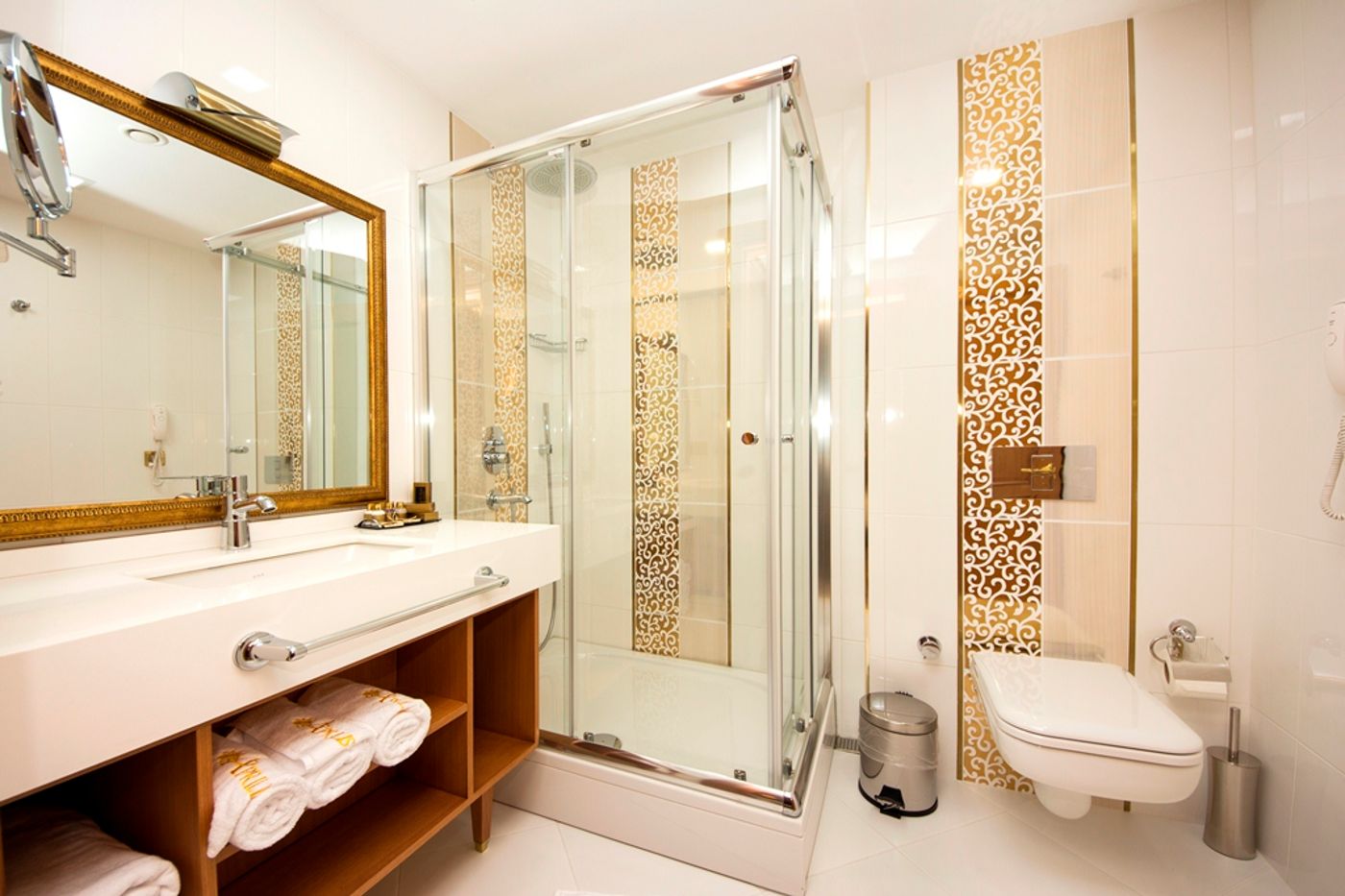 Aprilis-Hotel-Room-21