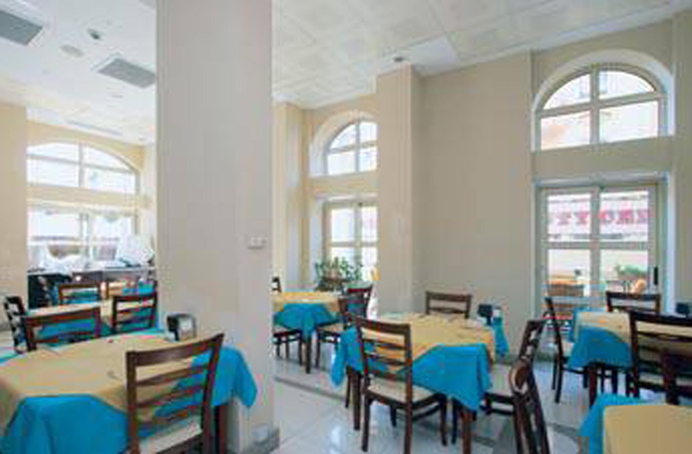 Almena-Hotel-Restaurant-20