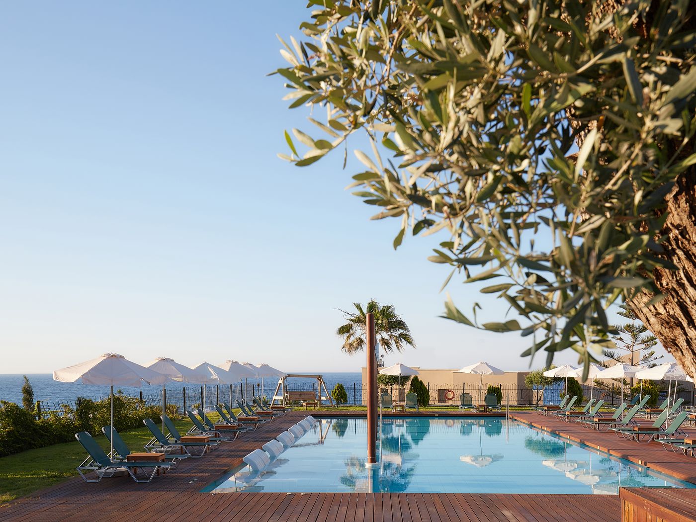 Arminda-Hotel-Pool-13