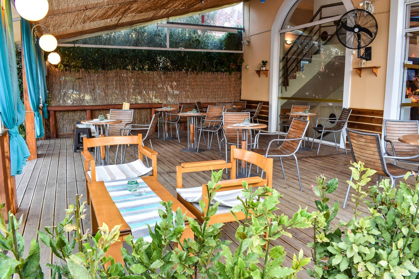 Govino-Bay-Apartments-Restaurant-22