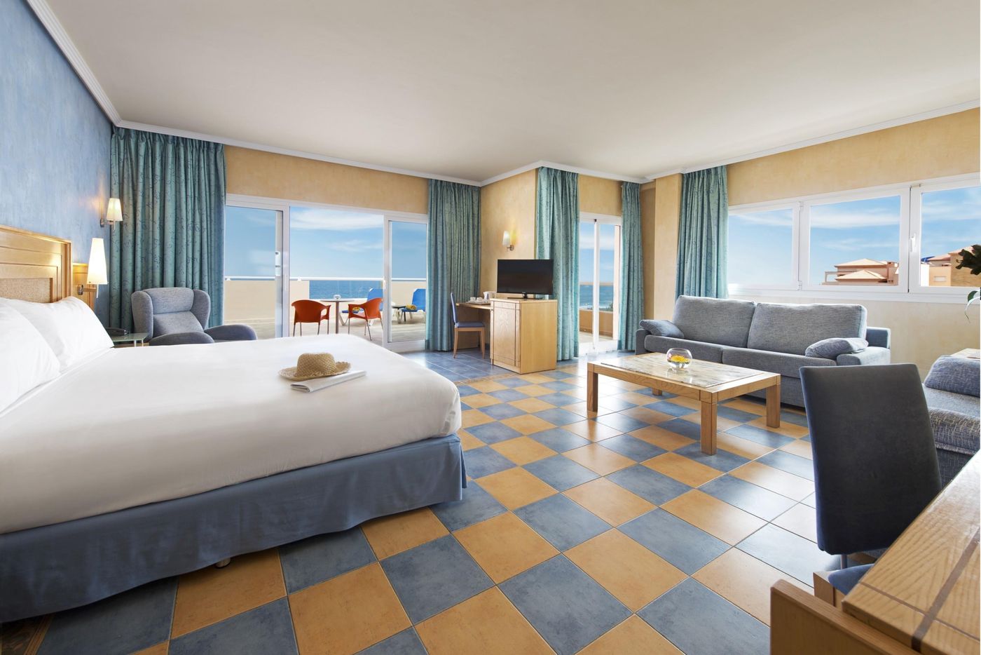 Elba-Sara-Beach---Golf-Resort-Room-24