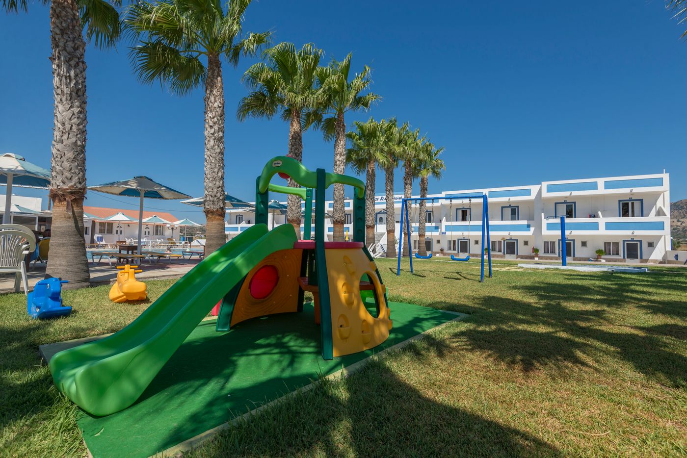 Mammis-Beach-Hotel-Sports-and-Entertainment-10