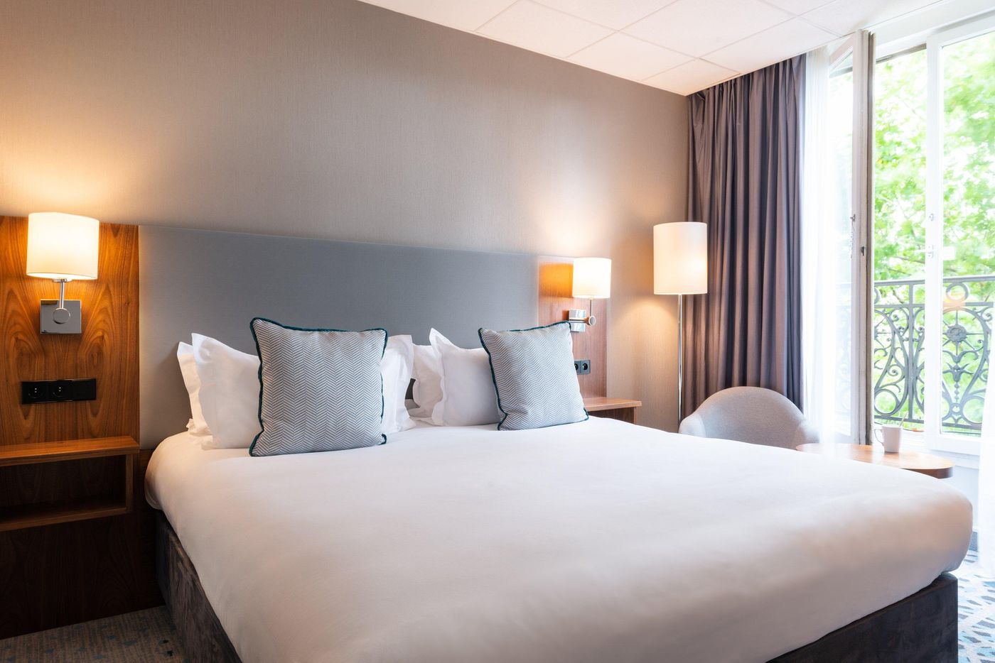 Crowne-Plaza-Paris-Republique-Room-38