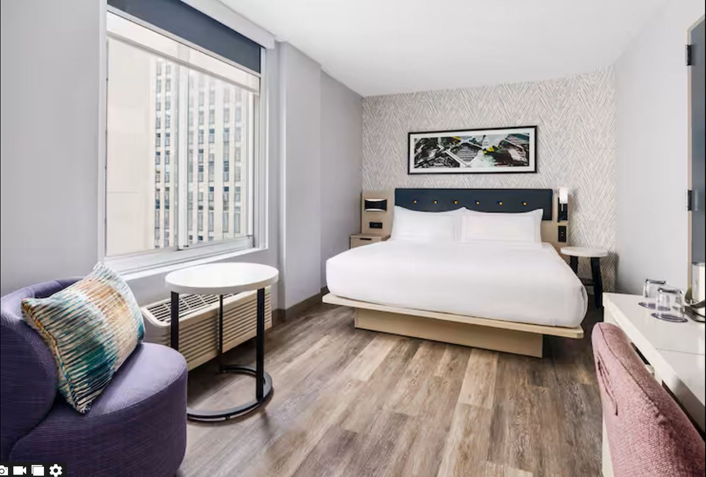 DoubleTree-by-Hilton-New-York-Midtown-Fifth-Avenue-Room-12