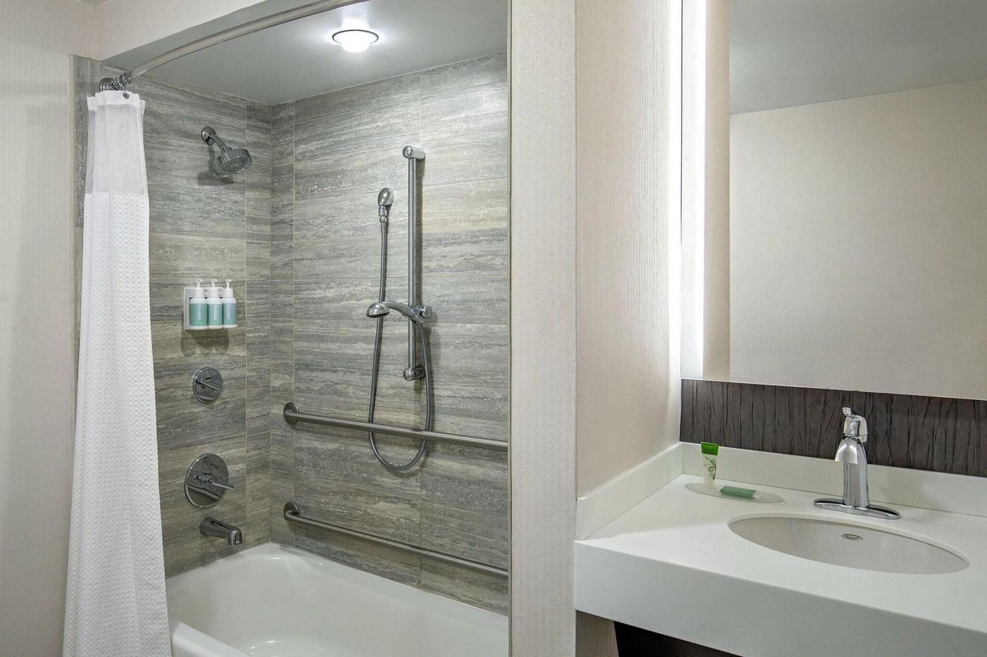 Courtyard-Boston-Downtown-Room-42