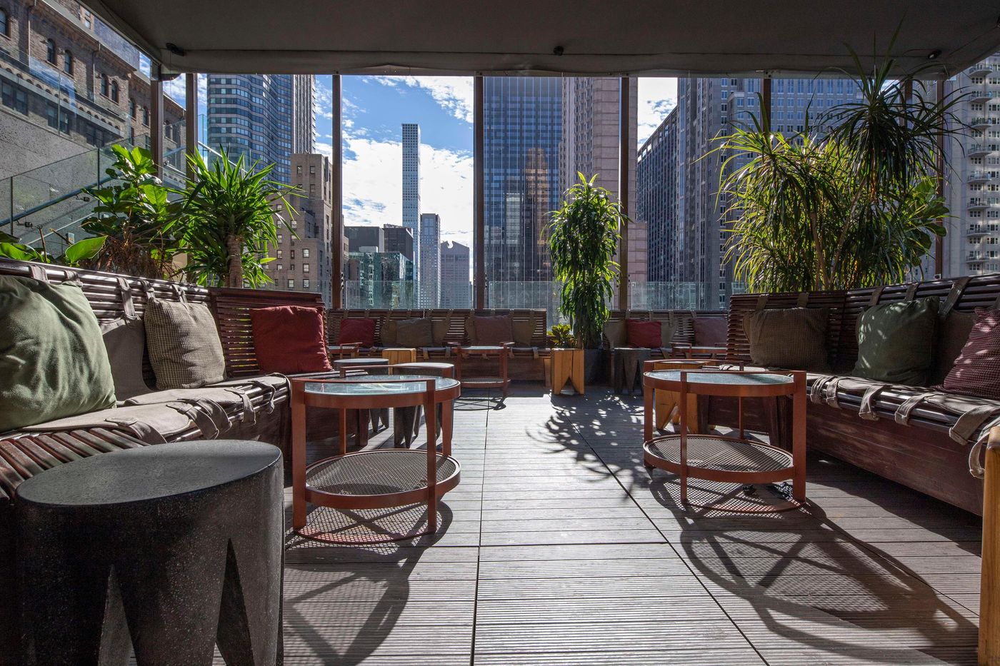 Dream-Midtown-Pool-38