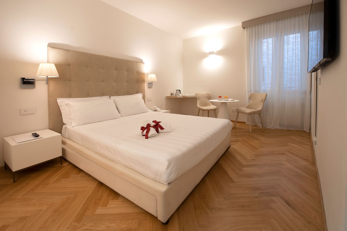 Alexander-Italy-Assisi-Room-10