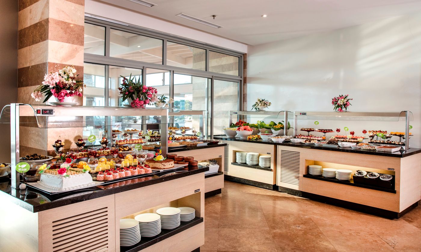 Charisma-De-luxe-Restaurant-31