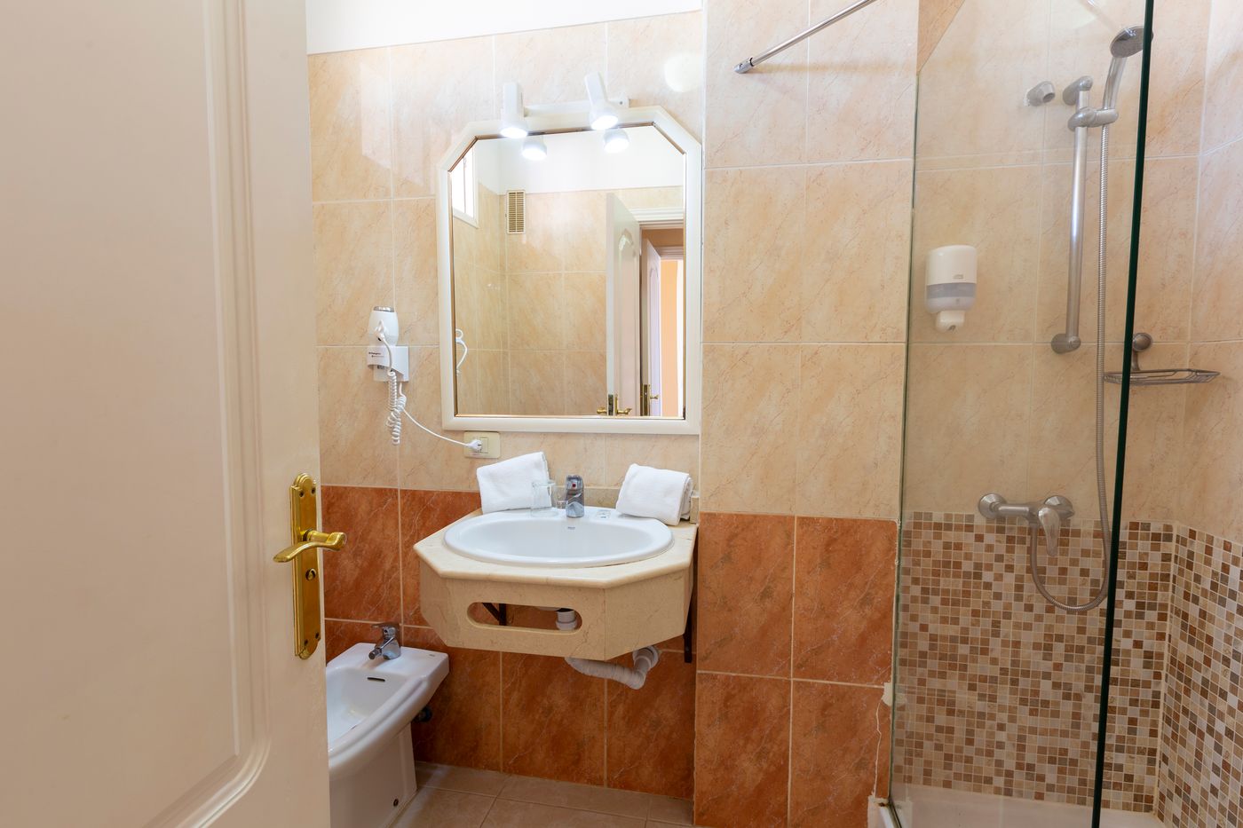 Villa-De-Adeje-Beach-Room-25