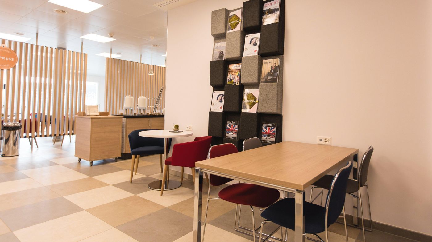 Holiday Inn Express Luzern-Neuenkirch-Switzerland-ROTHENBURG-General view-10