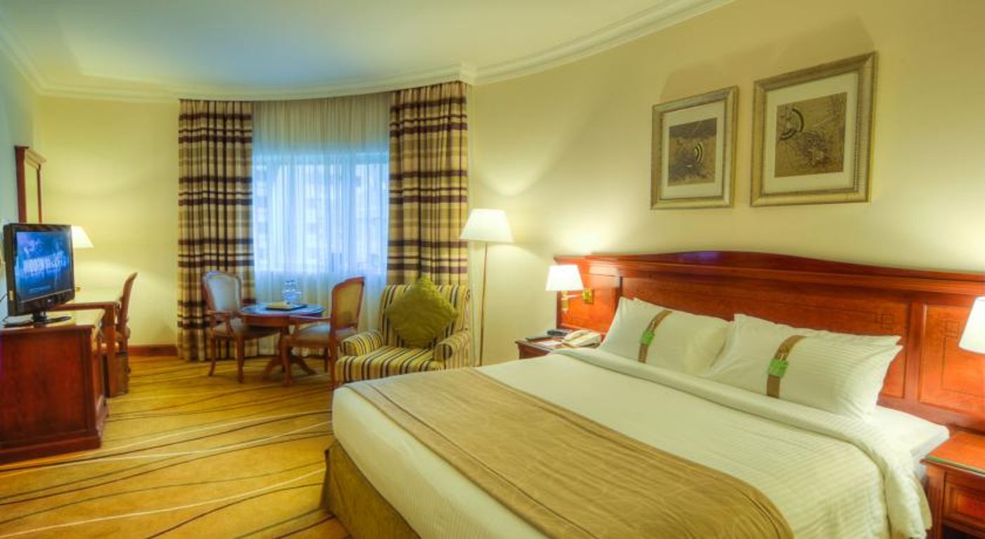 Excelsior Hotel Downtown