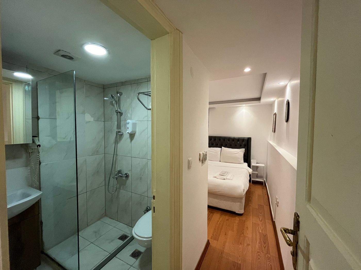 Le-Safran-Suite-Room-48