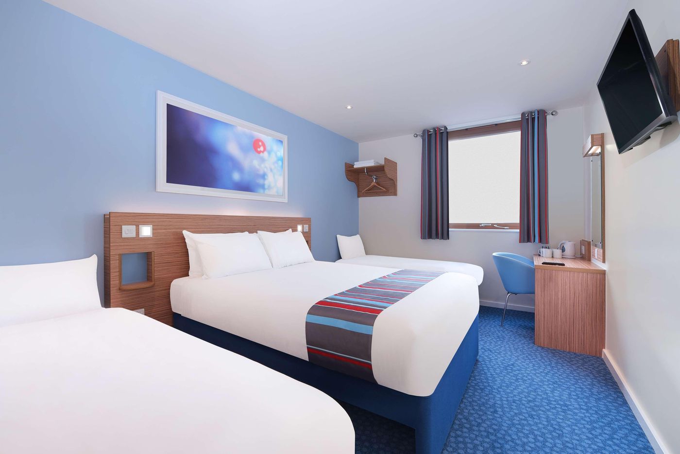 Travelodge-Dublin-Airport-North-Swords-Room-17
