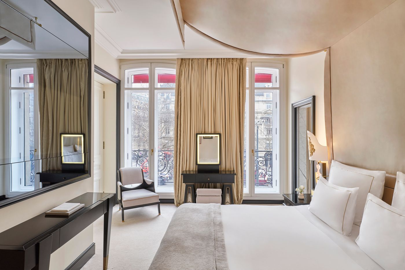 Hotel-Barriere-Le-Fouquets-Paris-Room-23