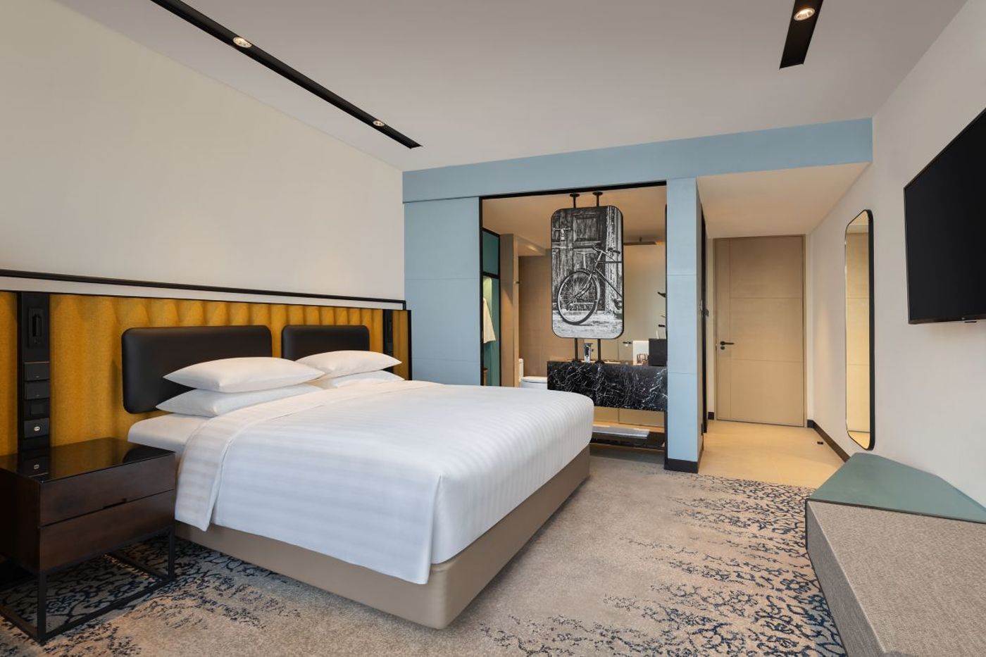 Courtyard-By-Marriott-Colombo-Bar-8